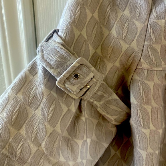 ELLE cute Button Top Crop Jacket. Size Small. Has cute belt sleeve detail. - Picture 2 of 6